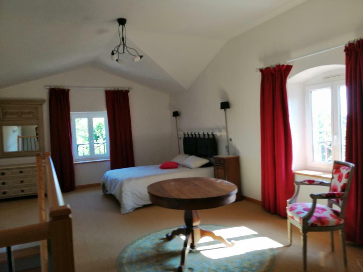 Chambres D'Hotes Le Cedre Bleu Saint-Lattier Exteriör bild