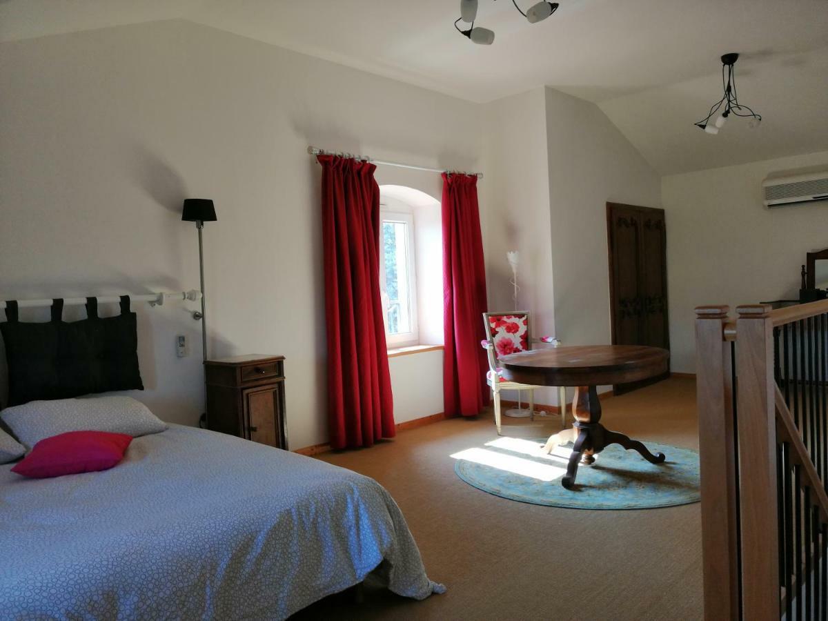 Chambres D'Hotes Le Cedre Bleu Saint-Lattier Exteriör bild